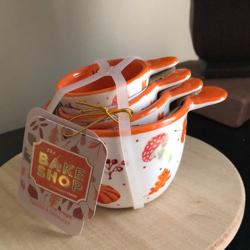 Bakeshop Fall Harvest Measuring Cups